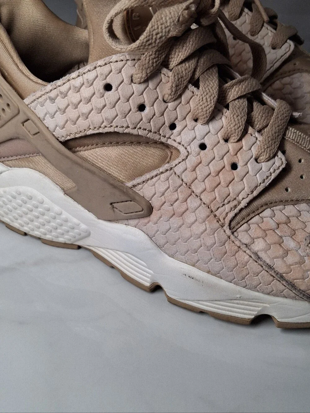 Nike Air Huarache Snakeskin Beige Lace Up Running Sneaker US 9